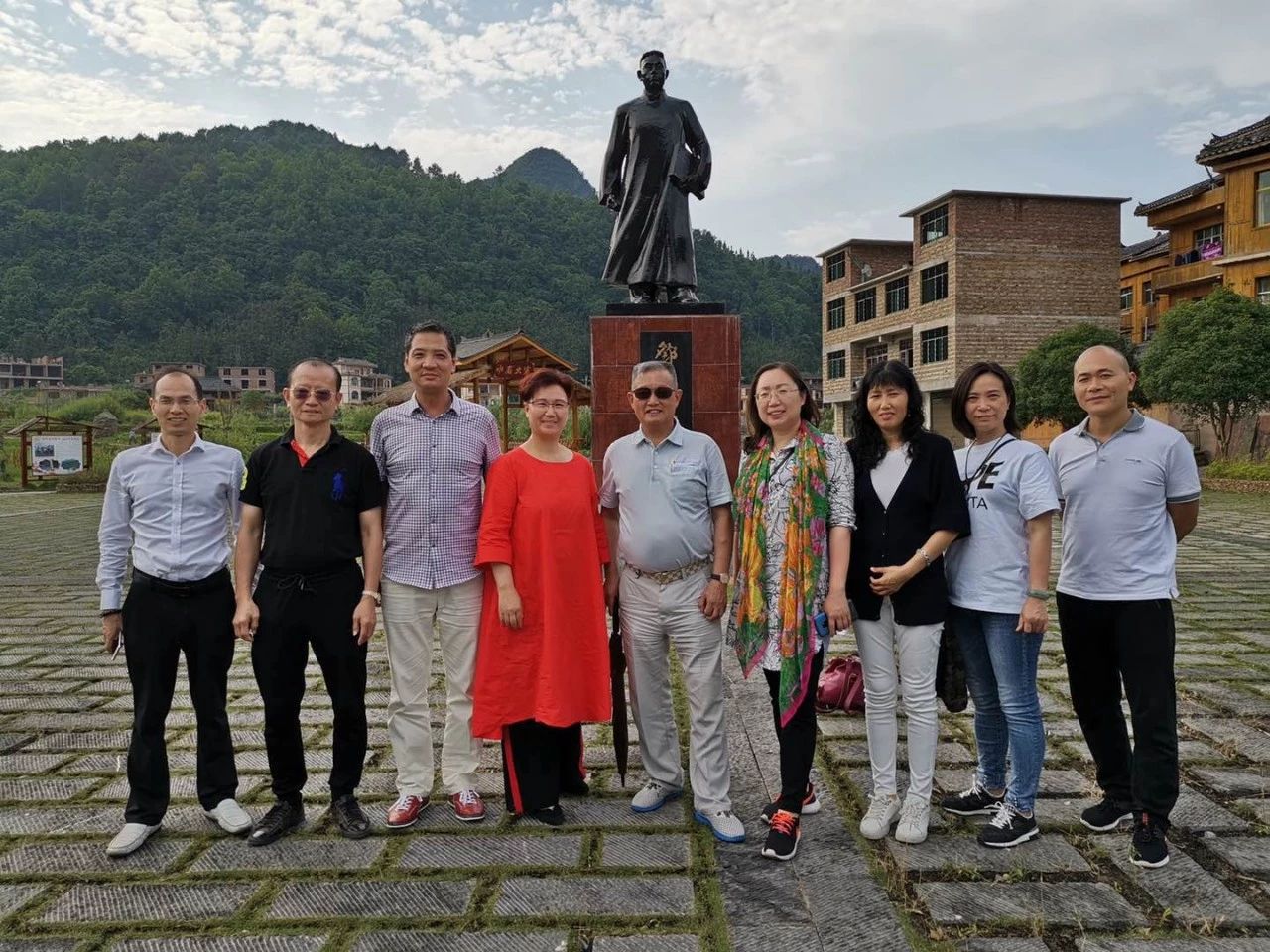 董事長唐樹松 尋紅色記憶，憶鄧恩銘波瀾一生